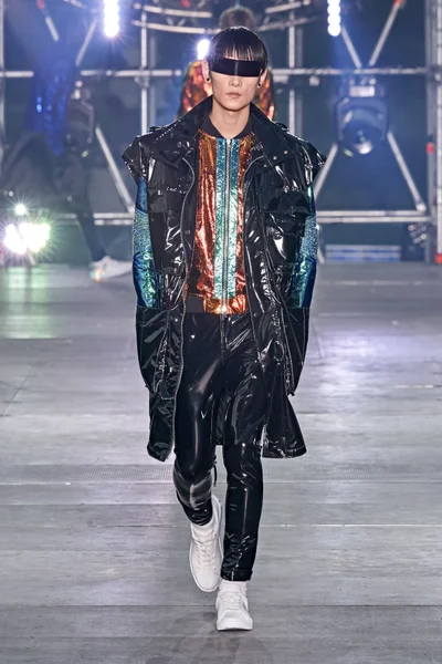 Look 77